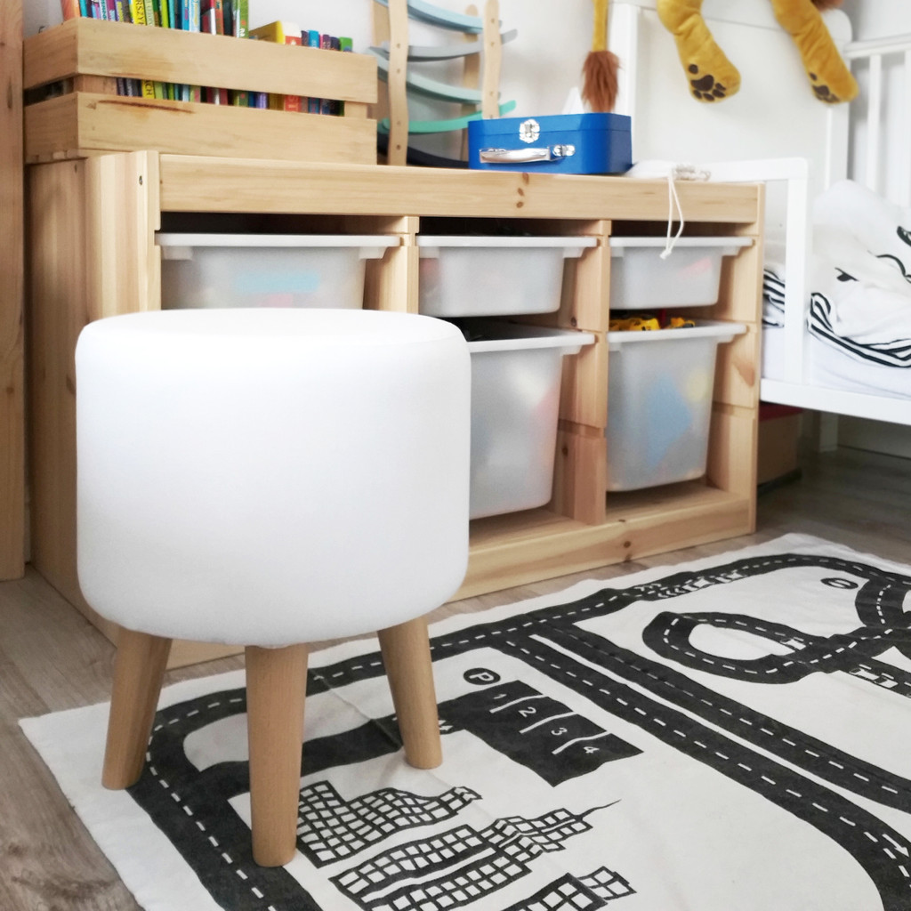 Biely puf, škandinávska stolička, hladký jednofarebný poťah - Lily Pouf obrázok 4