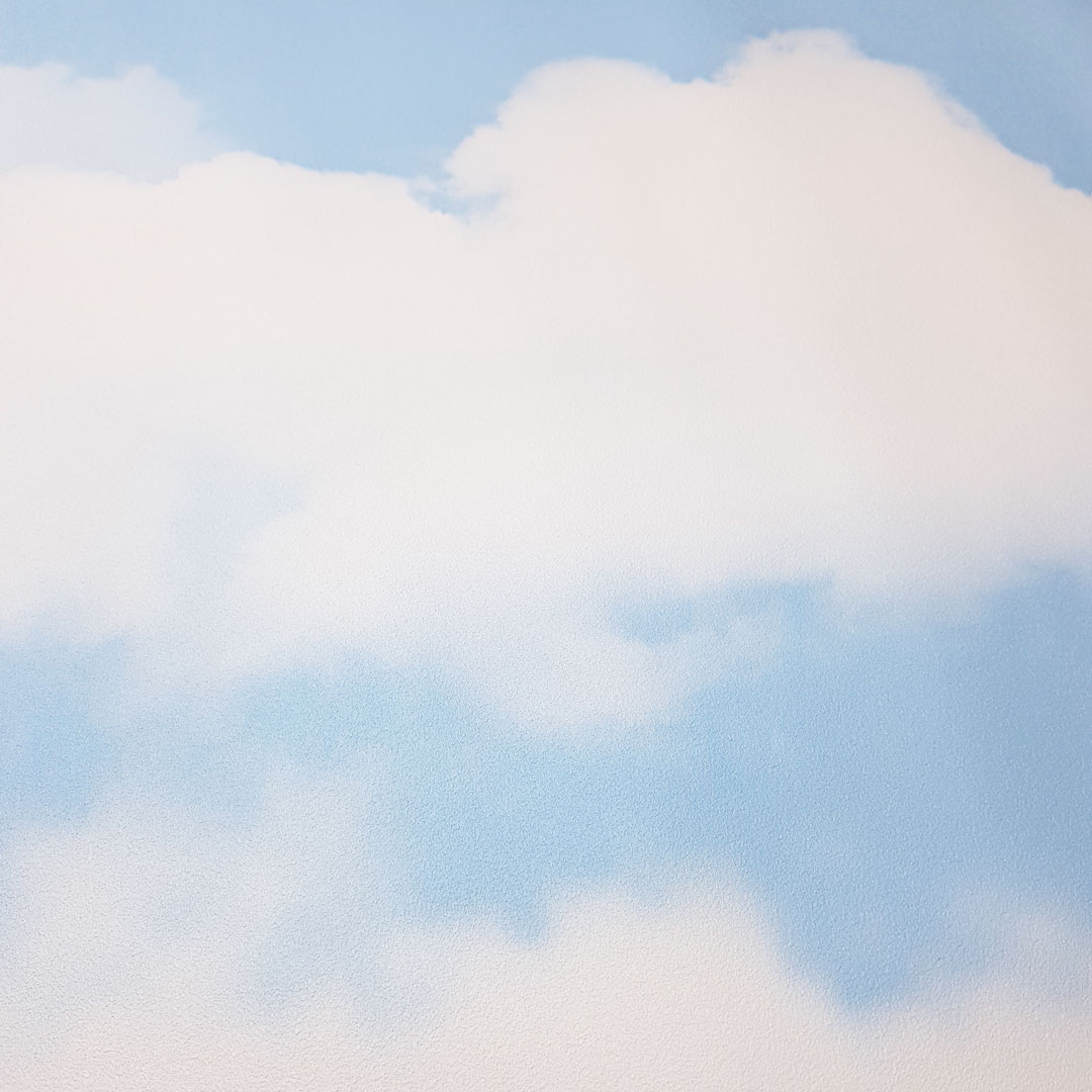 Svetlomodrá fototapeta so svetlými, bielymi oblakmi - Dekoori obrázok 4