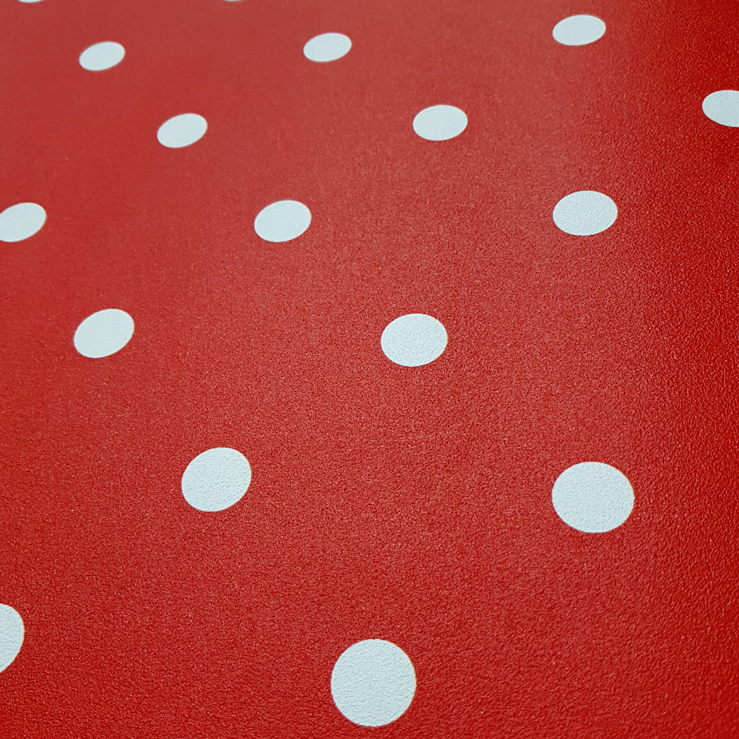 Červená tapeta s malými, POLKA DOT, bielymi bodkami 2 cm - Dekoori obrázok 2