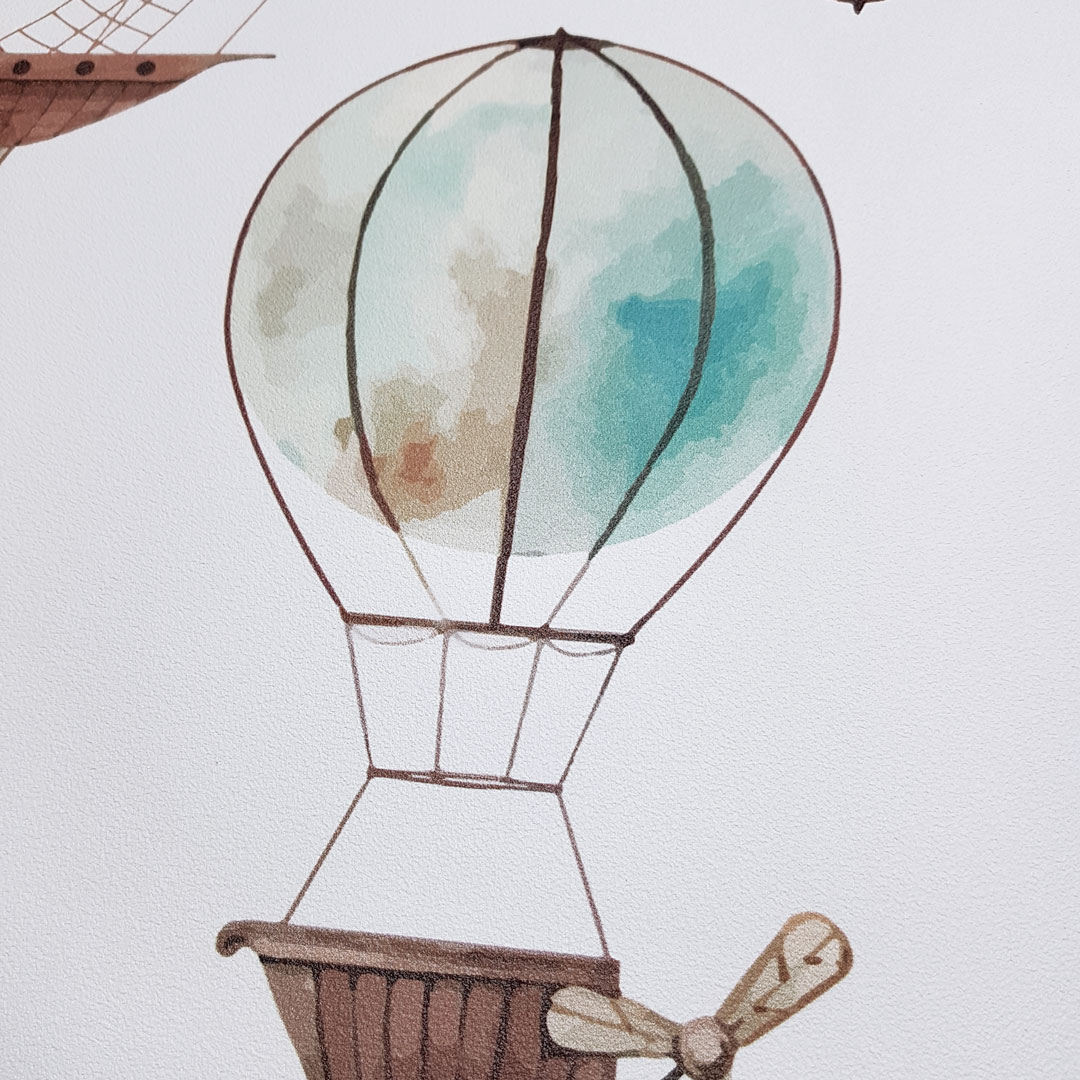Biela tapeta s balónmi pre deti: lietajúce stroje a vzducholode priamo z rozprávky - Dekoori obrázok 4
