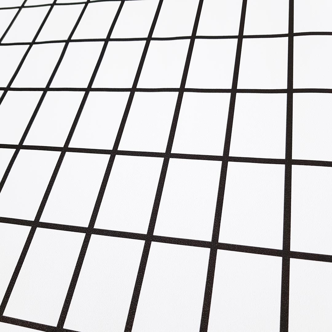 Bielo-čierna tapeta na stenu s rovnobežnou obdĺžnikovou sieťou, mriežkou 4,5 x 7 cm - Dekoori obrázok 3