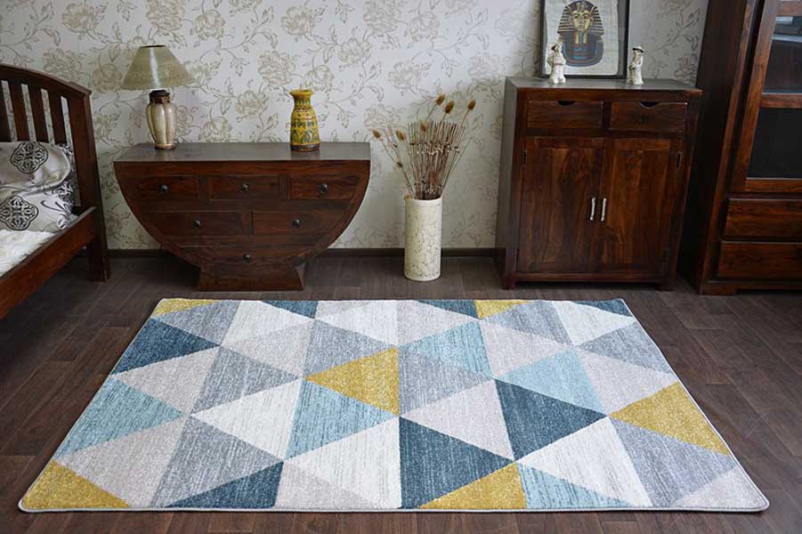 Moderný koberec s pastelovými farebnými trojuholníkmi do obývacej izby - Dywany Łuszczów obrázok 3