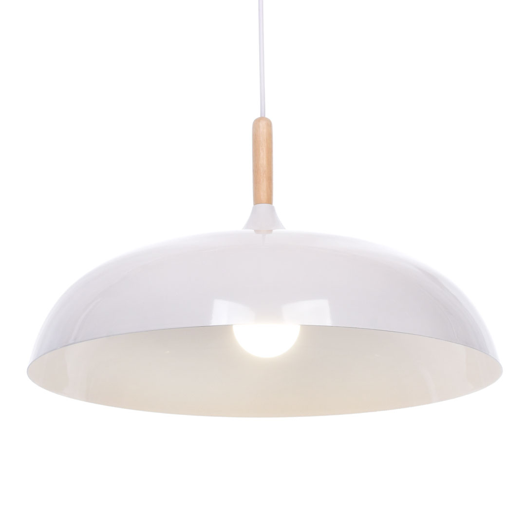 Biela moderná závesná lampa VERSI škandinávskeho štýlu, široké tienidlo, kov a drevo - Lumina Deco obrázok 1