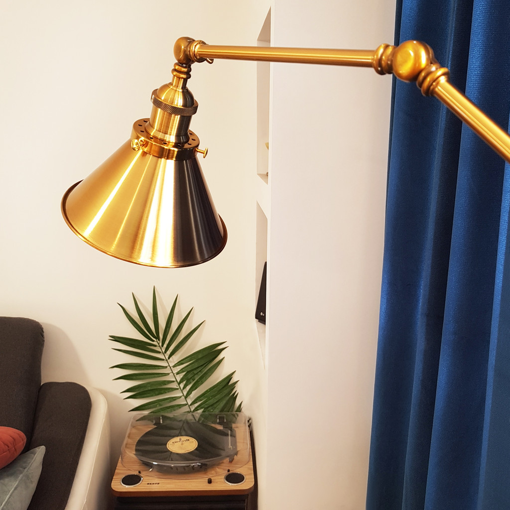 Nastaviteľné priemyselné loftové nástenné svietidlo, GUBI W2, farba zlatej mosadze, nástenná lampa na čítanie - Lumina Deco obrázok 4