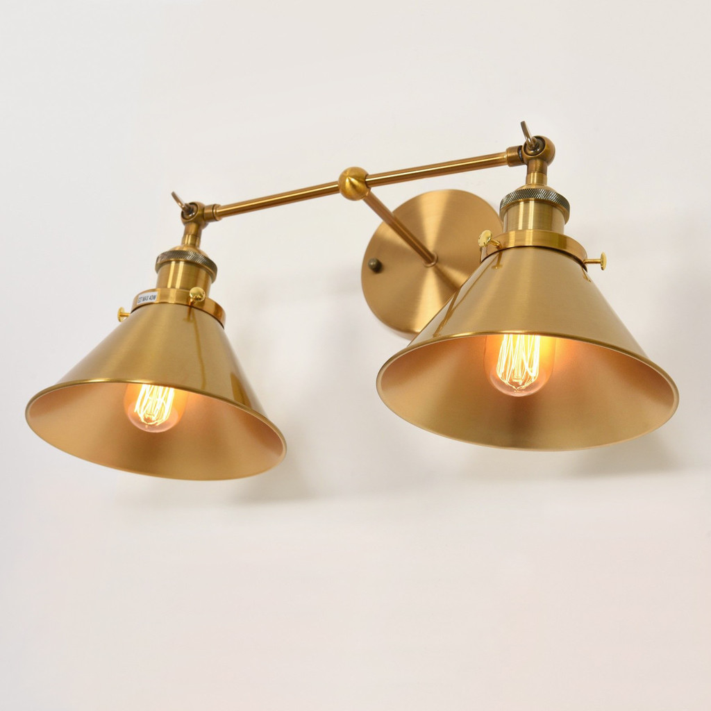 Dizajnové dvojité nástenné svietidlo vo farbe zlata GUBI DUO, kužeľovité tienidlá, loftové - Lumina Deco obrázok 3