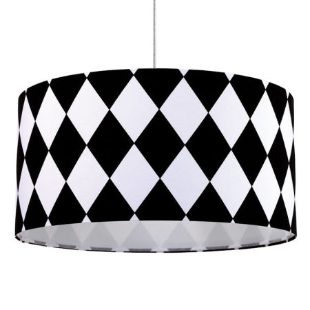 Čierno-biela závesná lampa s velúrovým abažúrom, tienidlom v tvare valca s veľkými kosoštvorcami