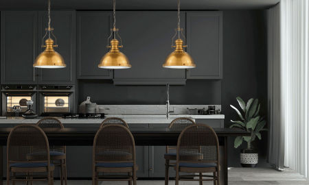 Industriálna závesná lampa ETTORE, priemyselná kovová kupola farby mosadze na reťazi