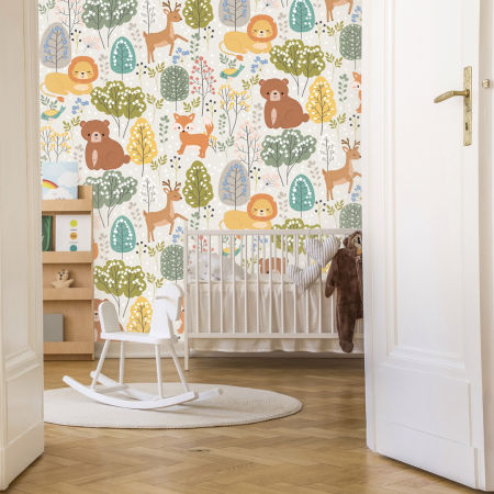 Tapeta - zvieratá: jeleň, lev, medveď, líška a vták hrajúce sa v listnatom lese zelených a sivých kvitnúcich stromov