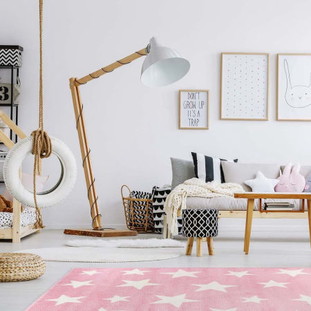 Ružový detský koberec Pink Night so krémovými ružovými hviezdami, pre dievčatko