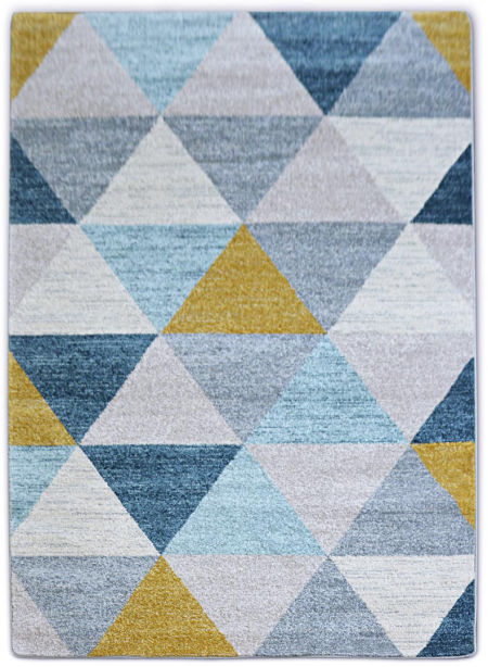 Moderný koberec s pastelovými farebnými trojuholníkmi do obývacej izby