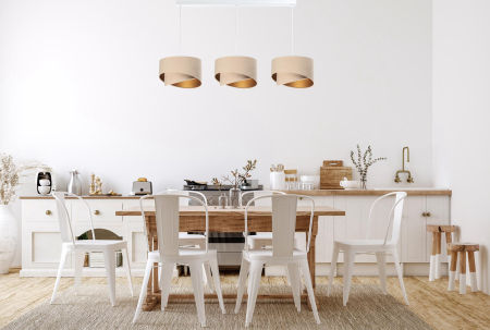 Trojité béžové a zlaté závesné svietidlo s asymetrickými velúrovými tienidlami na stropnej lište