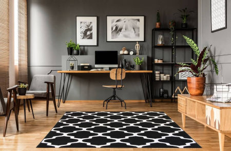 Čierny mládežnícky koberec ALMAS 09 s bielym marockým vzorom