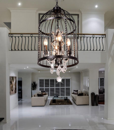 Závesný dizajnérsky krištáľový luster ARCHIVIA, čierna kovová klietka