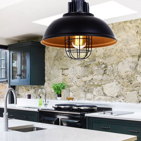 Pologuľové čierne kovové závesné svietidlo FUKO v priemyselnom štýle