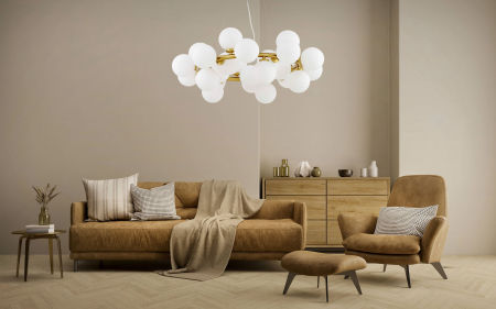 Viacbodová závesná lampa MARSIADA vo farbe mosadze, moderné biele guľové tienidlá